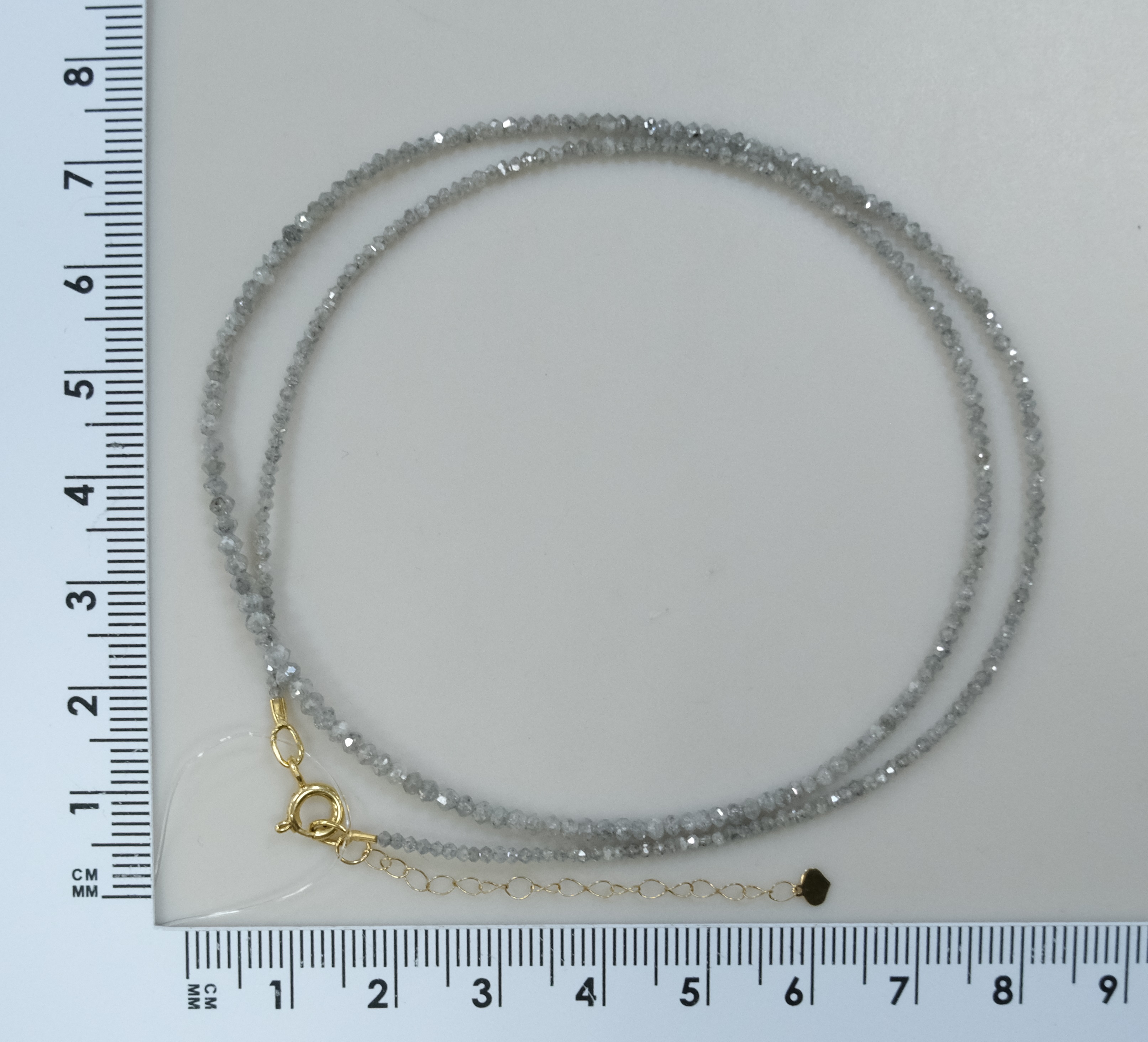 Бусы из серого бриллианта